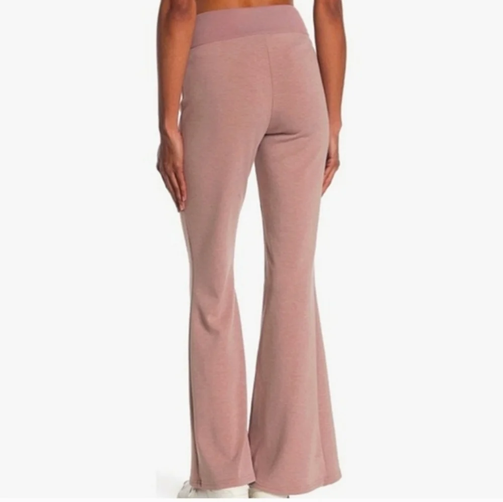 Free People Fp Movement Downhill Flared Sweatpants Moonlight Mauve Medium - Picture 2 of 14